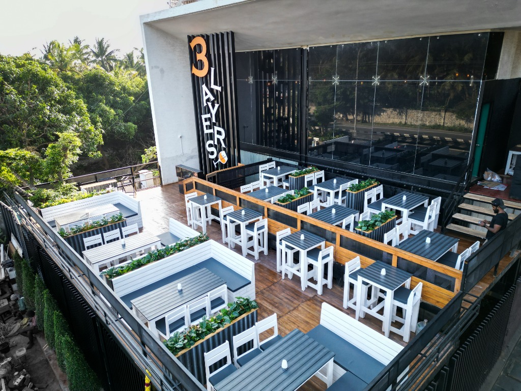 Family Dining Rooftop Ambience